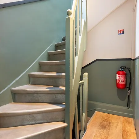 Au Qui Dort - Archives 18 *